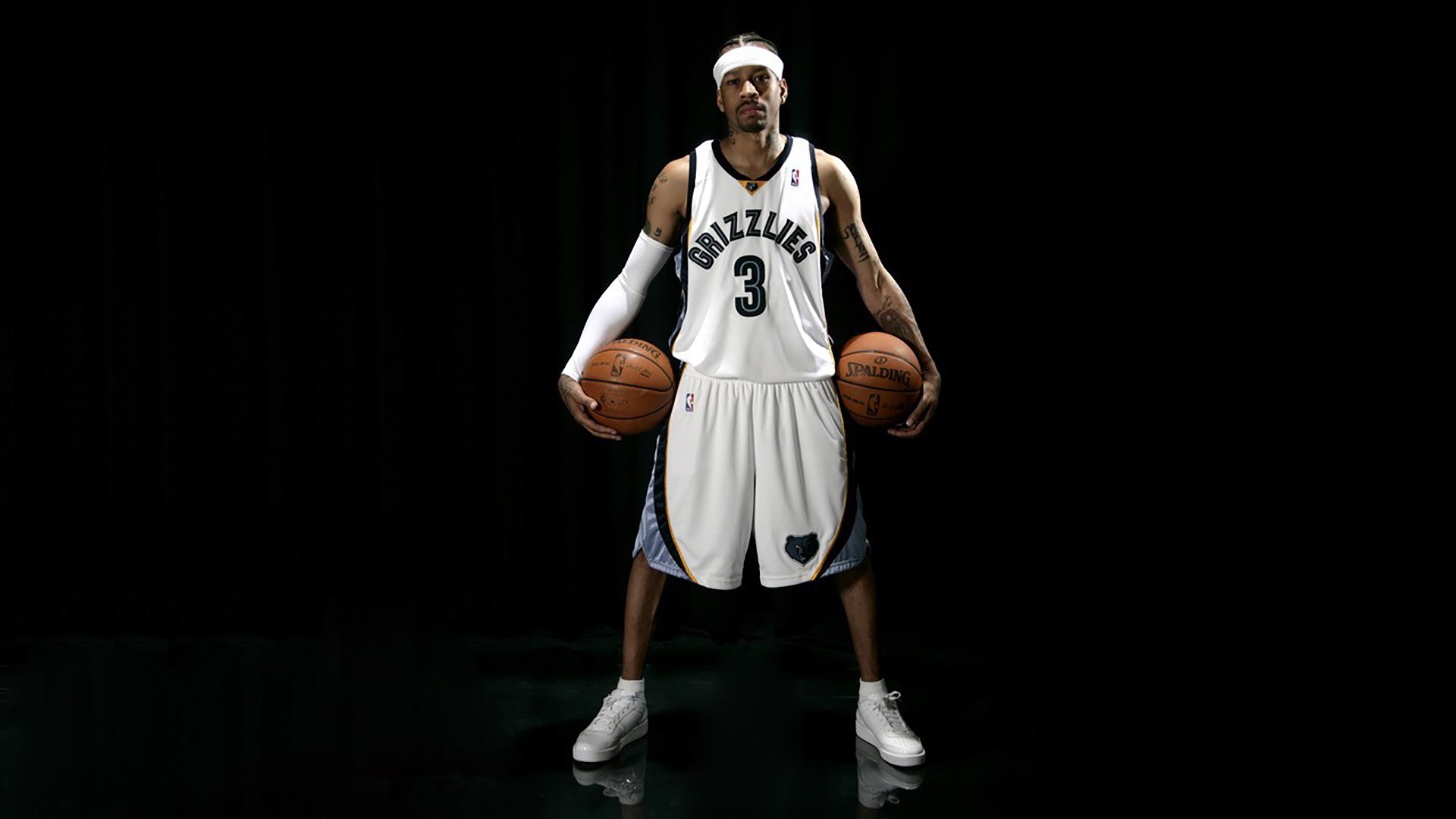 前锋是否逐渐承担中场抢断与推进的双重角色,前锋现象