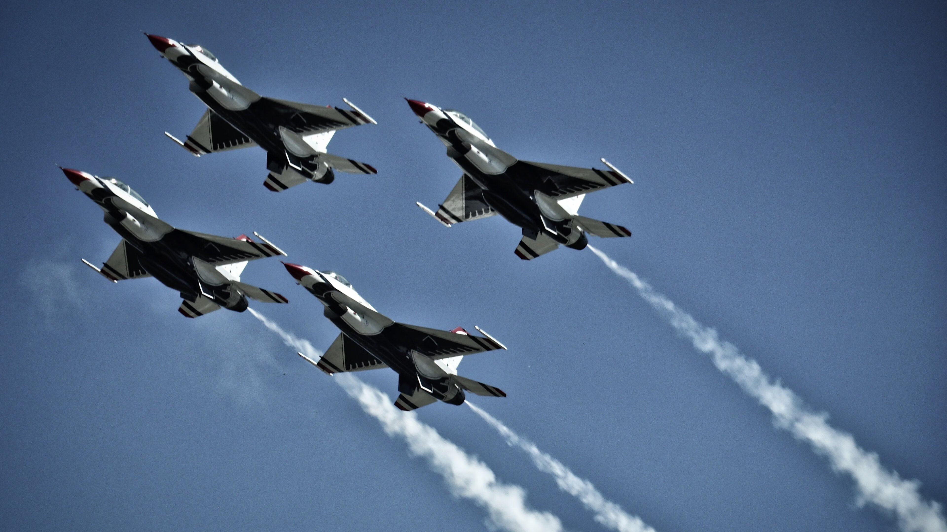 女子仰泳小将首次参赛获佳绩,仰泳女主角