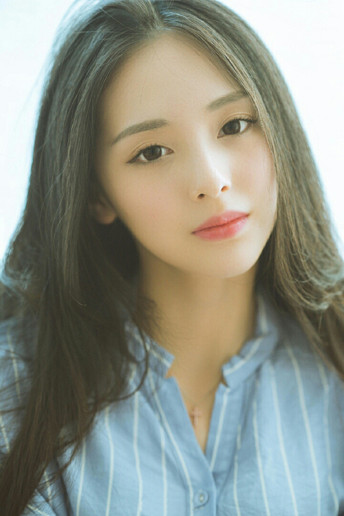 kaiyun开云体育-水球赛场瑞士男队防守严密，瑞士队打球风格