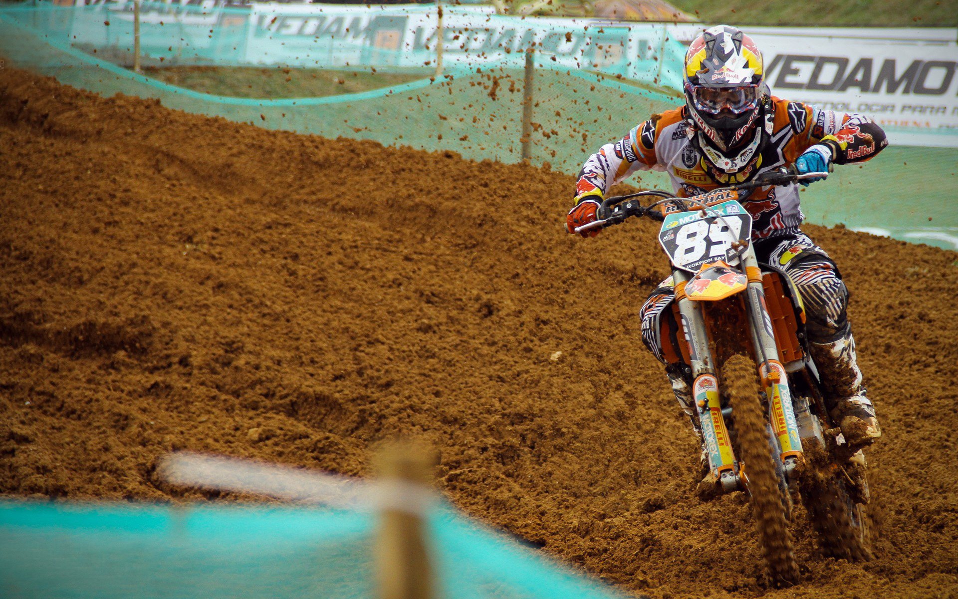 美国混合接力全程领先无悬念夺冠,美国队无缘田径混合接力决赛